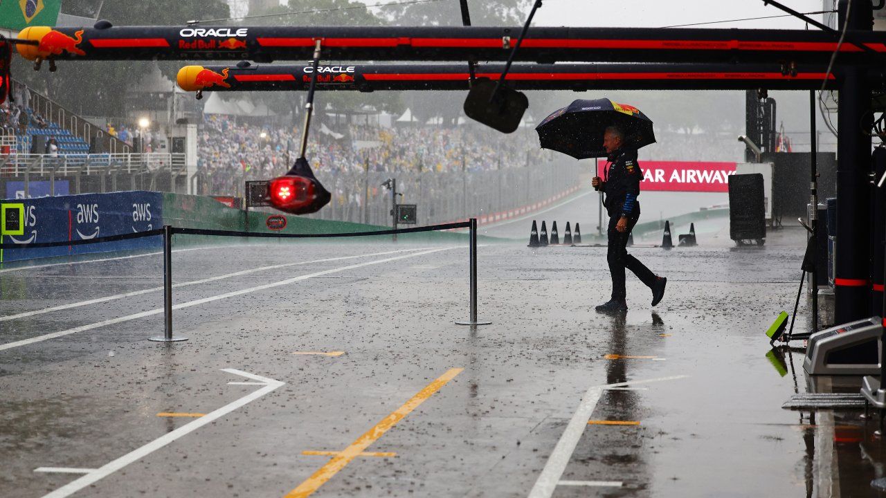 La lluvia cambia los planes de la F1, con la clasificación el domingo y nuevo horario para la carrera