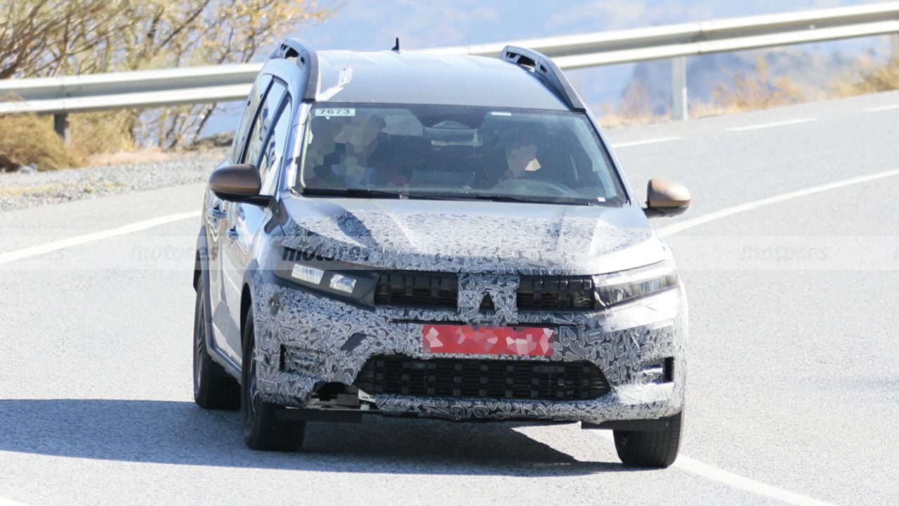 Dacia Jogger 2026 - foto espía frontal