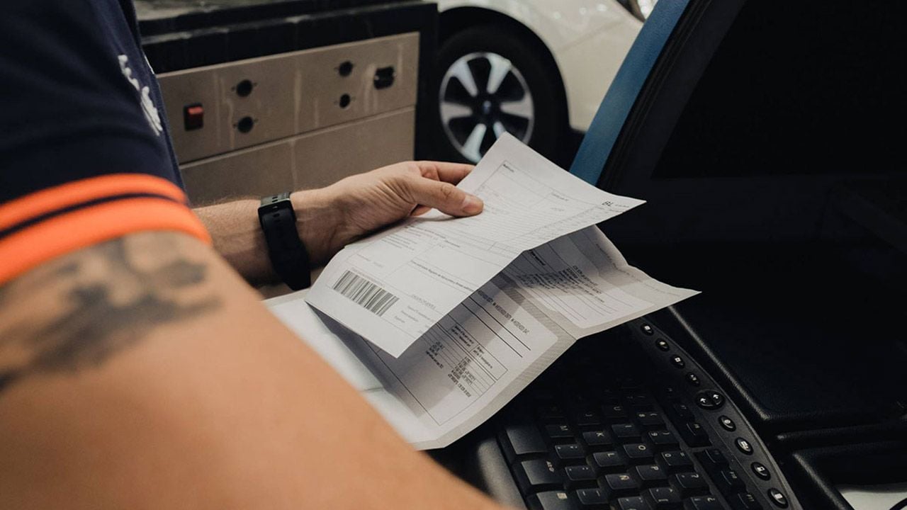 ¿Puedo pasar la ITV sin tener el coche asegurado? ¿Y puedo contratar un seguro sin haber pasado la ITV?