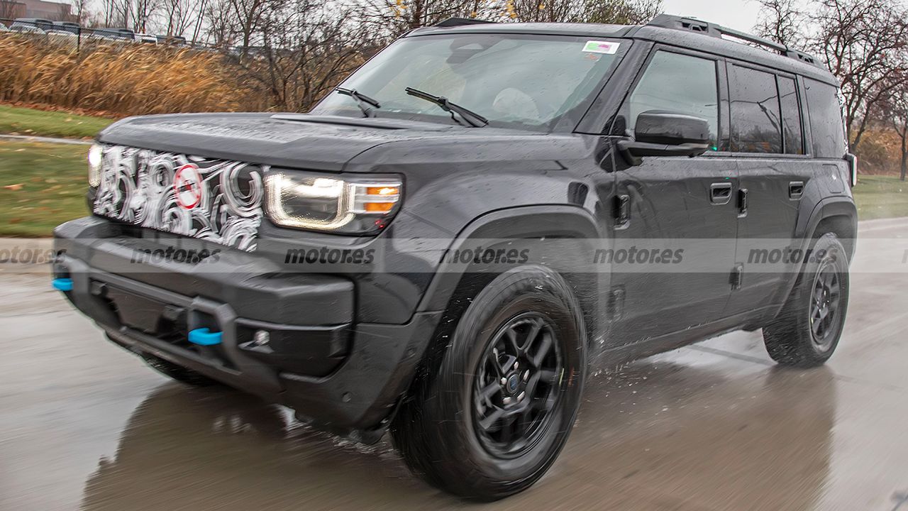 Primeras fotos espía del nuevo Jeep Recon, el SUV eléctrico con capacidad off-road que llega en 2025