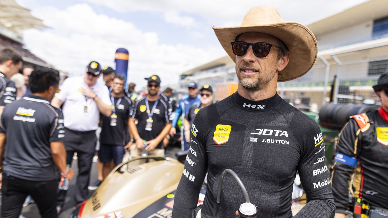 Jenson Button pasa de piloto 'del montón' a capitán general de Cadillac en el WEC