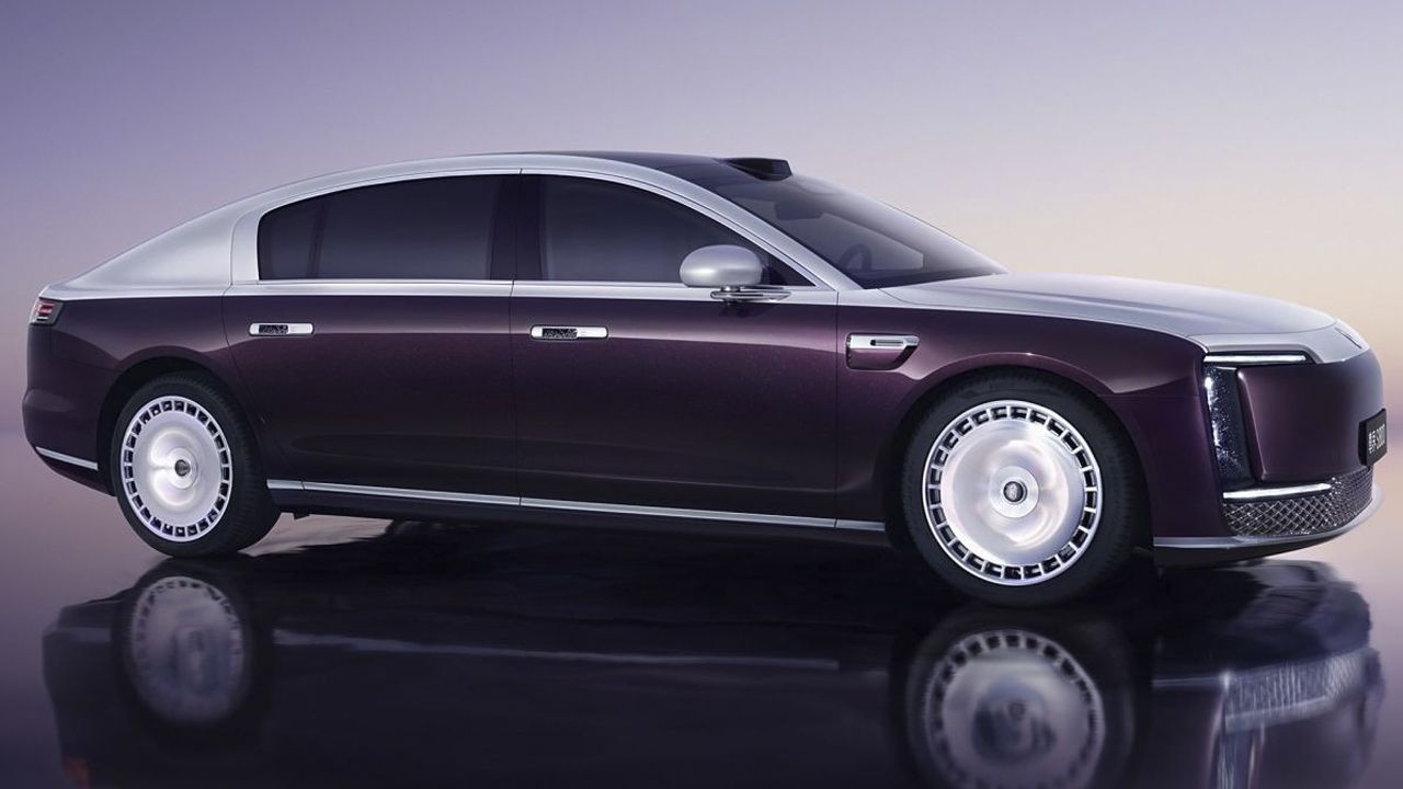 El coche más caro de China es de Huawei, una berlina que desafía a Maybach y Rolls-Royce