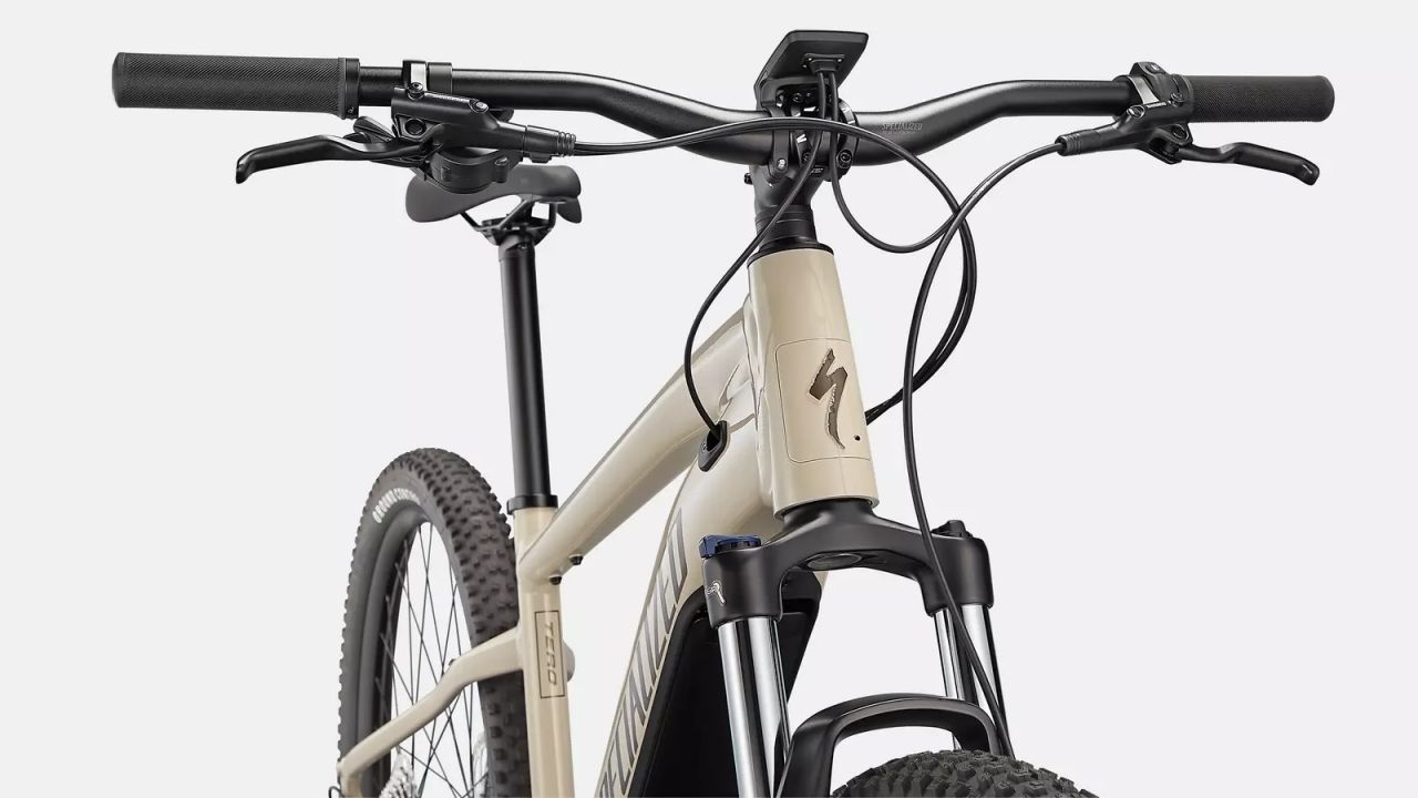 Esta Mountain eBike de Specialized tiene motor central, suspensión, frenos hidráulicos y 560 euros de descuento