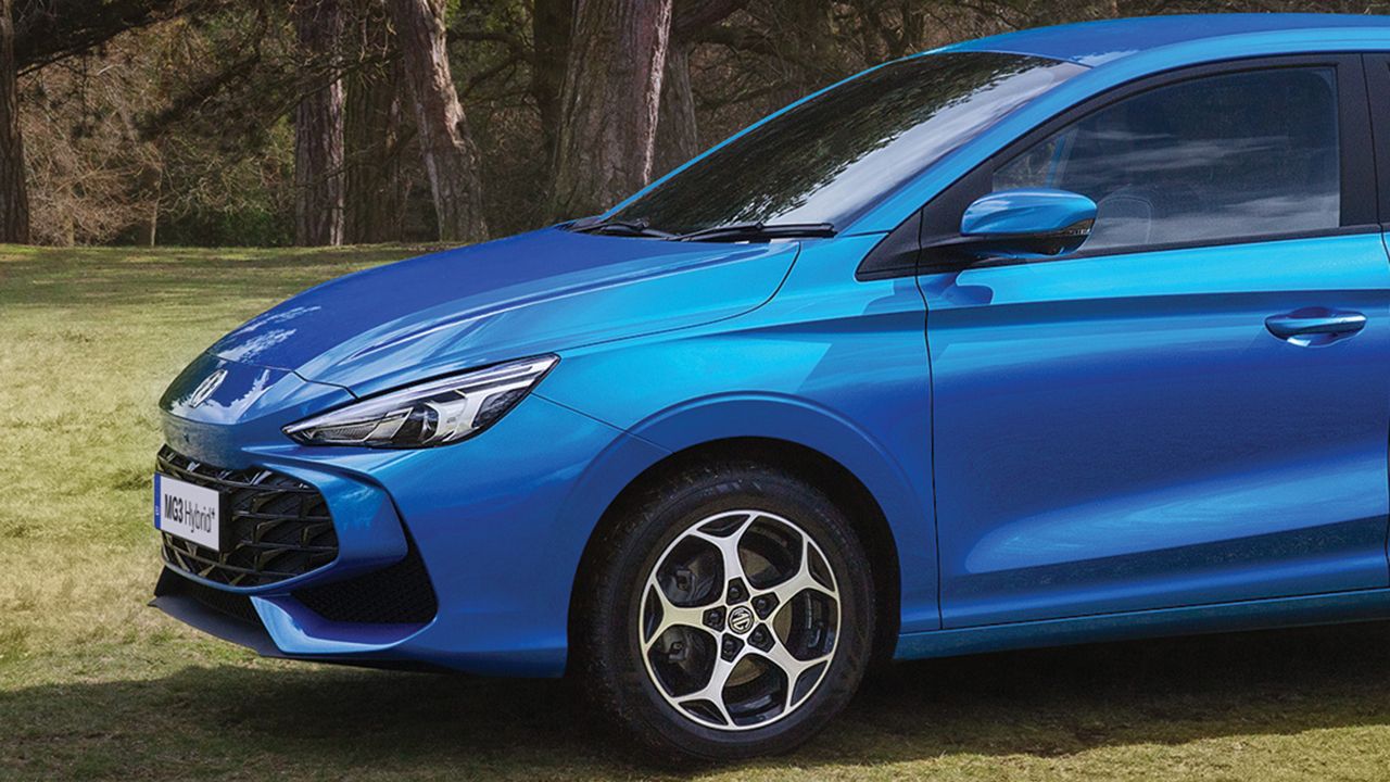 Más barato que el Opel Corsa e híbrido como el Toyota Yaris, lo nuevo de MG está en oferta con más de 2.000 € de descuento