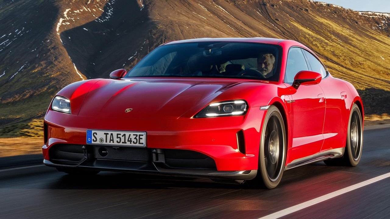 El nuevo Porsche Taycan GTS 2025 se atreve con potencia y autonomía extremas y una recarga de récord