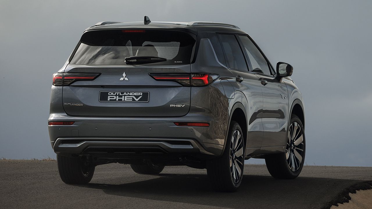 Mitsubishi Outlander PHEV - posterior