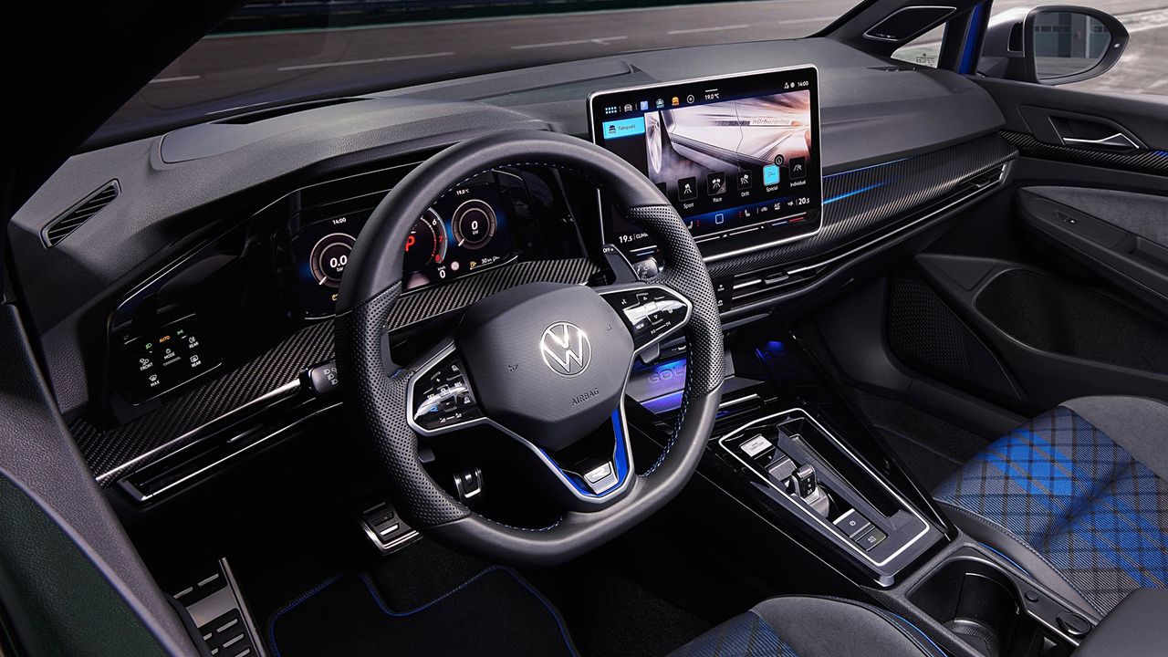 Volkswagen Golf R 2025 - interior