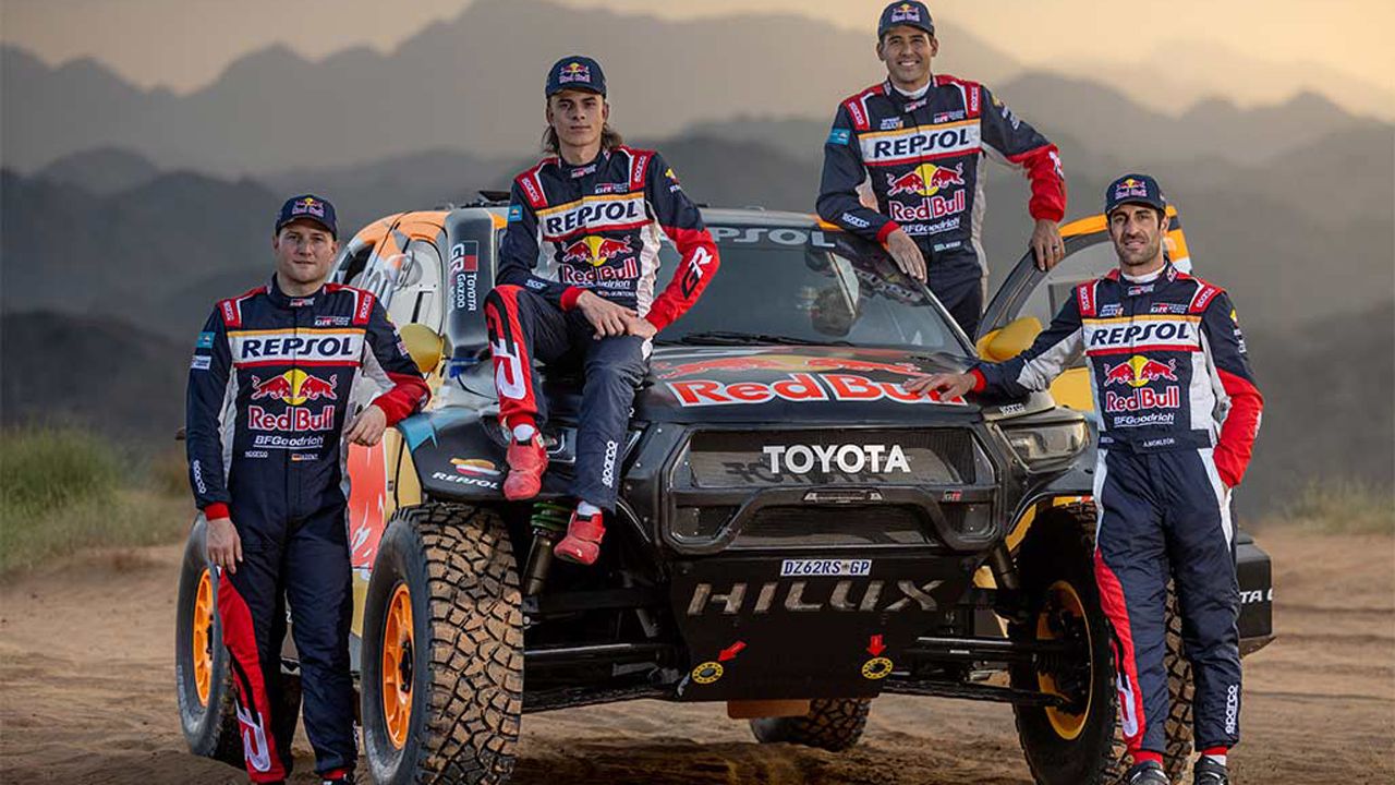 Seis Toyota GR DKR Hilux Evo de última generación forman la armada japonesa en el Dakar 2025