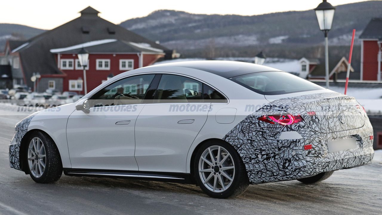 Fotos espía Mercedes CLA 2025