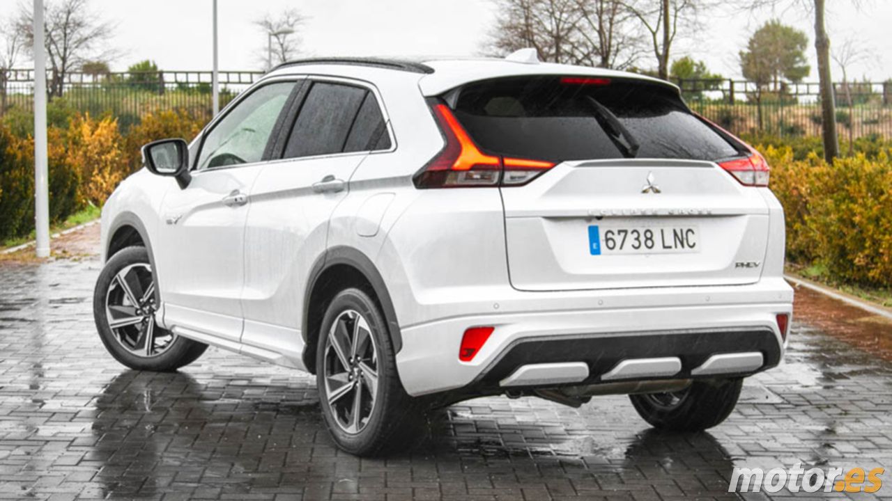 Mitsubishi Eclipse Cross - posterior