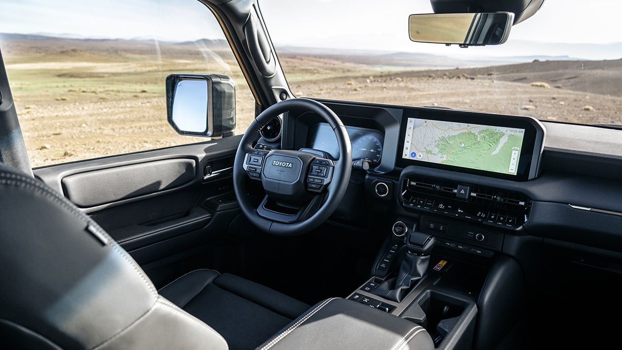 Toyota Land Cruiser 2025 - interior