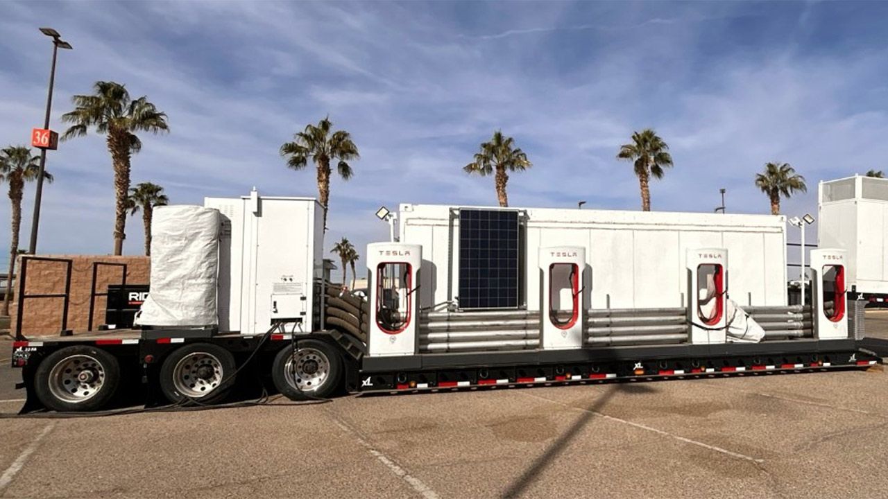 Así soluciona Tesla las largas esperas en las estaciones de carga en los días de vacaciones y de más afluencia