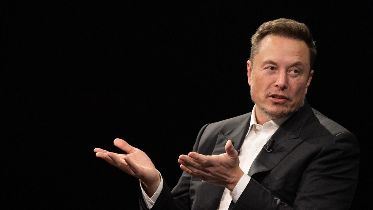 Elon Musk miente, los datos demuestran que Tesla está aún muy lejos de lograr la conducción autónoma sin supervisión