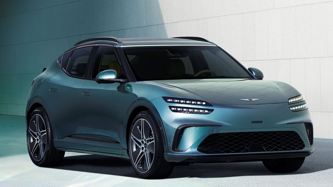 El Genesis GV60 estrena 2025 con un facelift que engaña, disimula sus novedades a la perfección