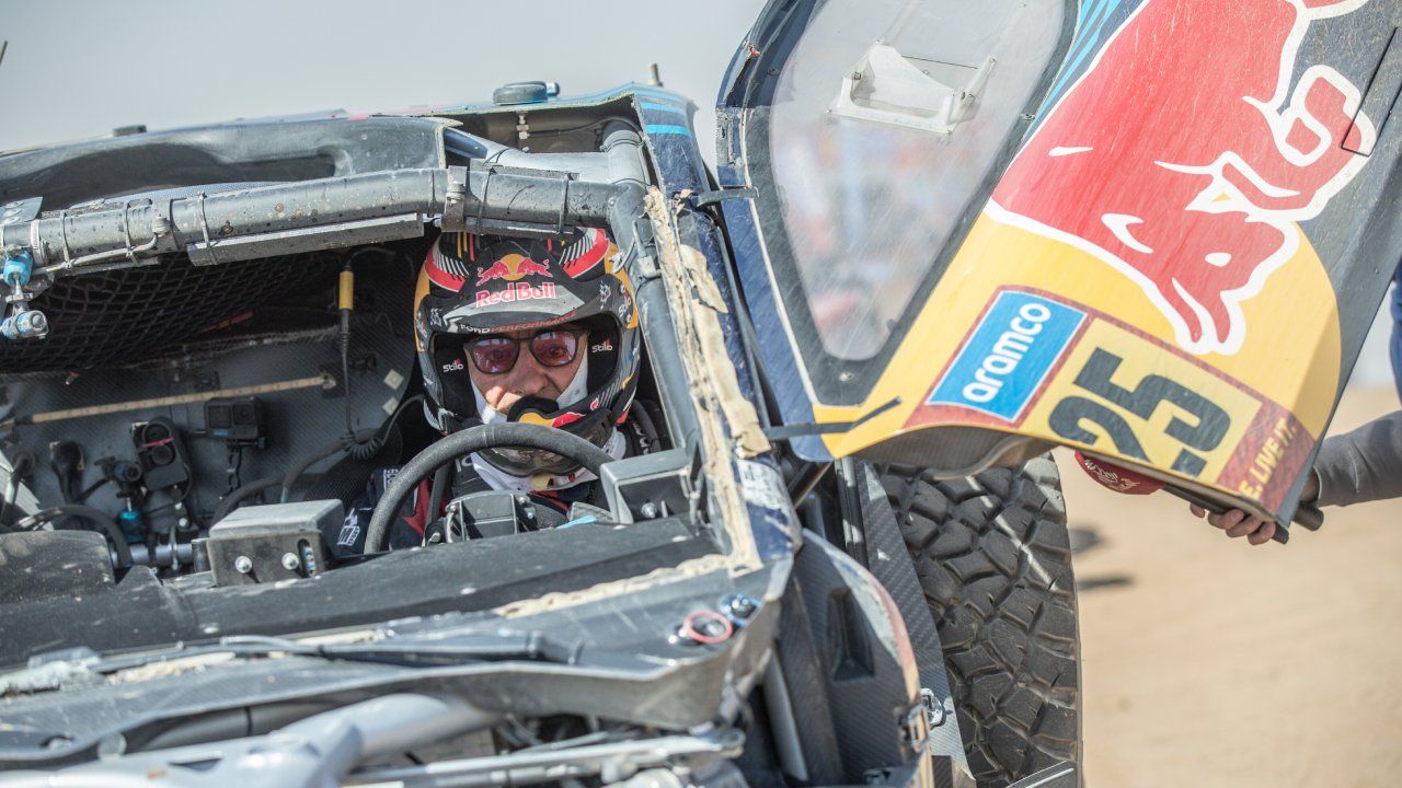 La supermaratón termina con las opciones de Carlos Sainz en el Dakar: "Todo ha salido mal"