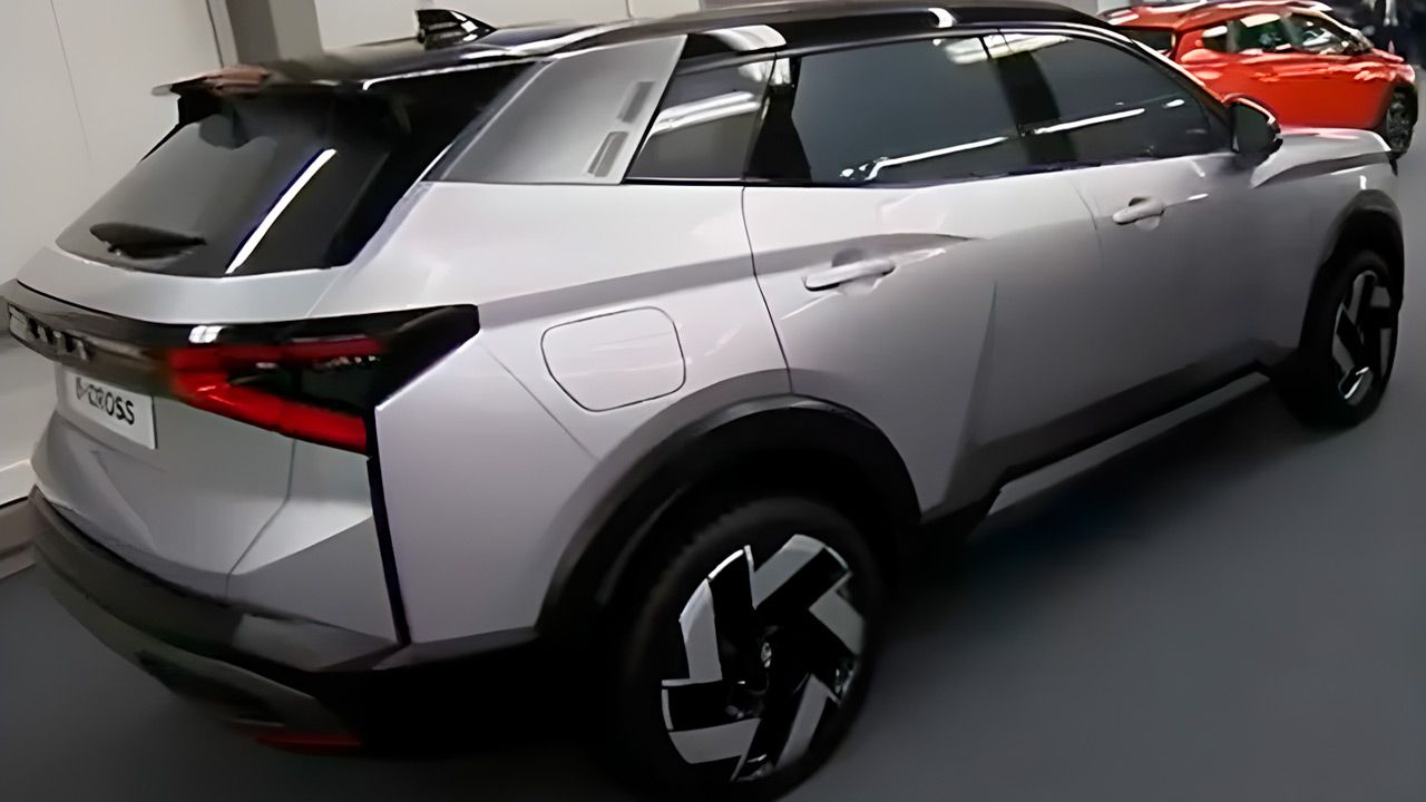 LADA sorprende al mundo al desvelar tres nuevos modelos, incluido un 'renovado' Niva pero que te resultará muy familiar