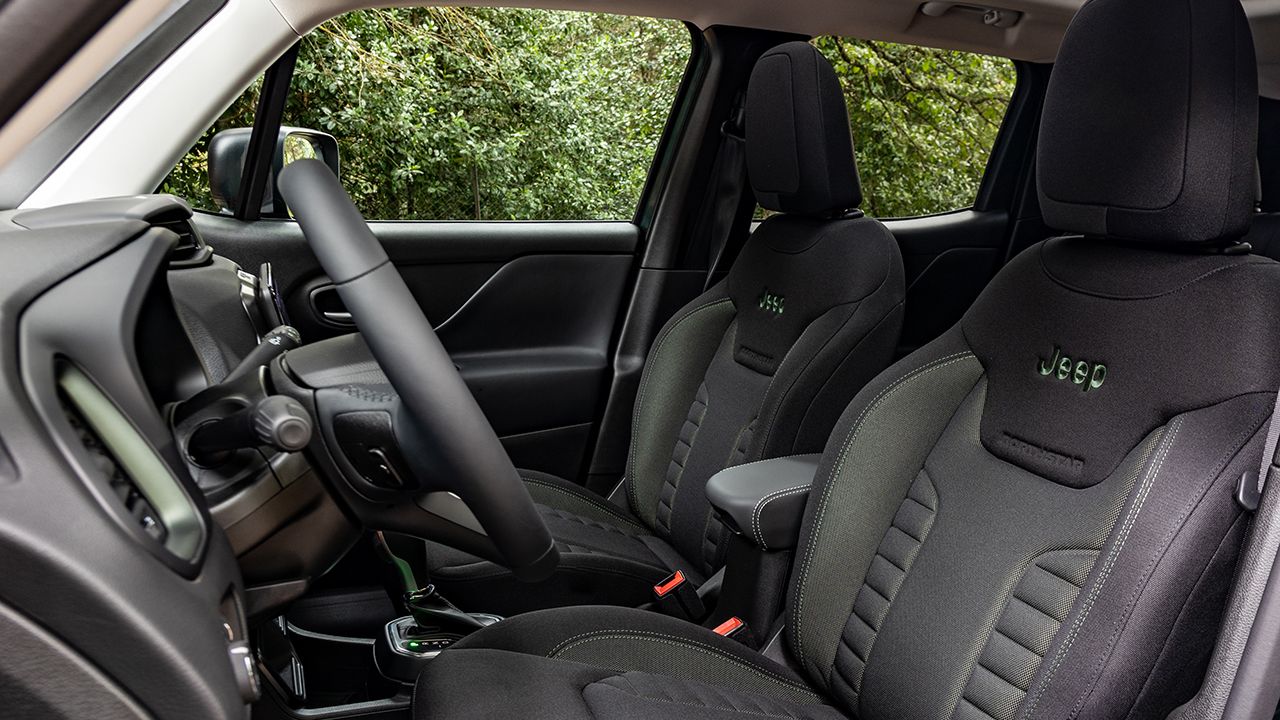 Jeep Renegade North Star - interior