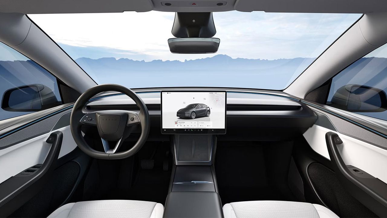 Tesla Model Y 2025 - interior