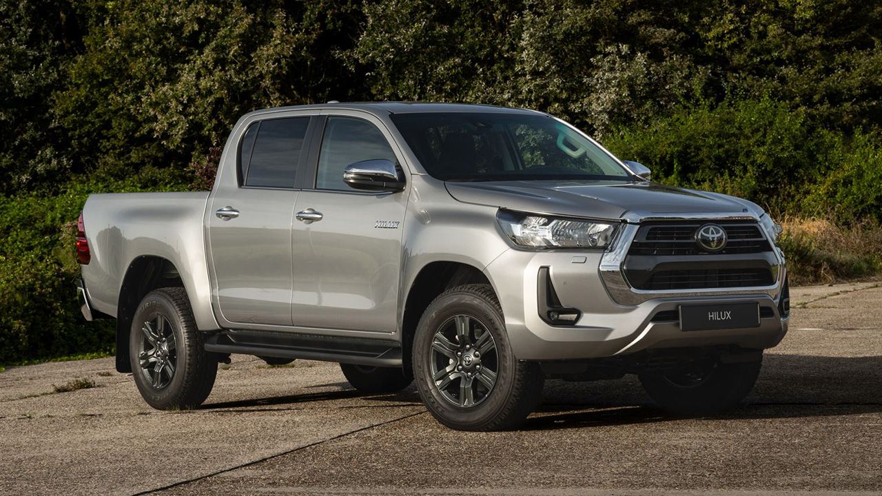 El nuevo Toyota Hilux con etiqueta ECO llega a España, precios y gama de la versión Mild Hybrid 48V