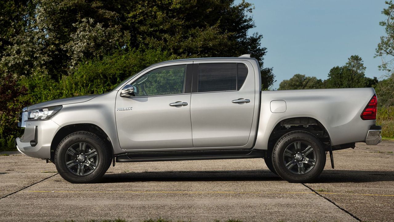 Toyota Hilux Mild Hybrid 48V - lateral