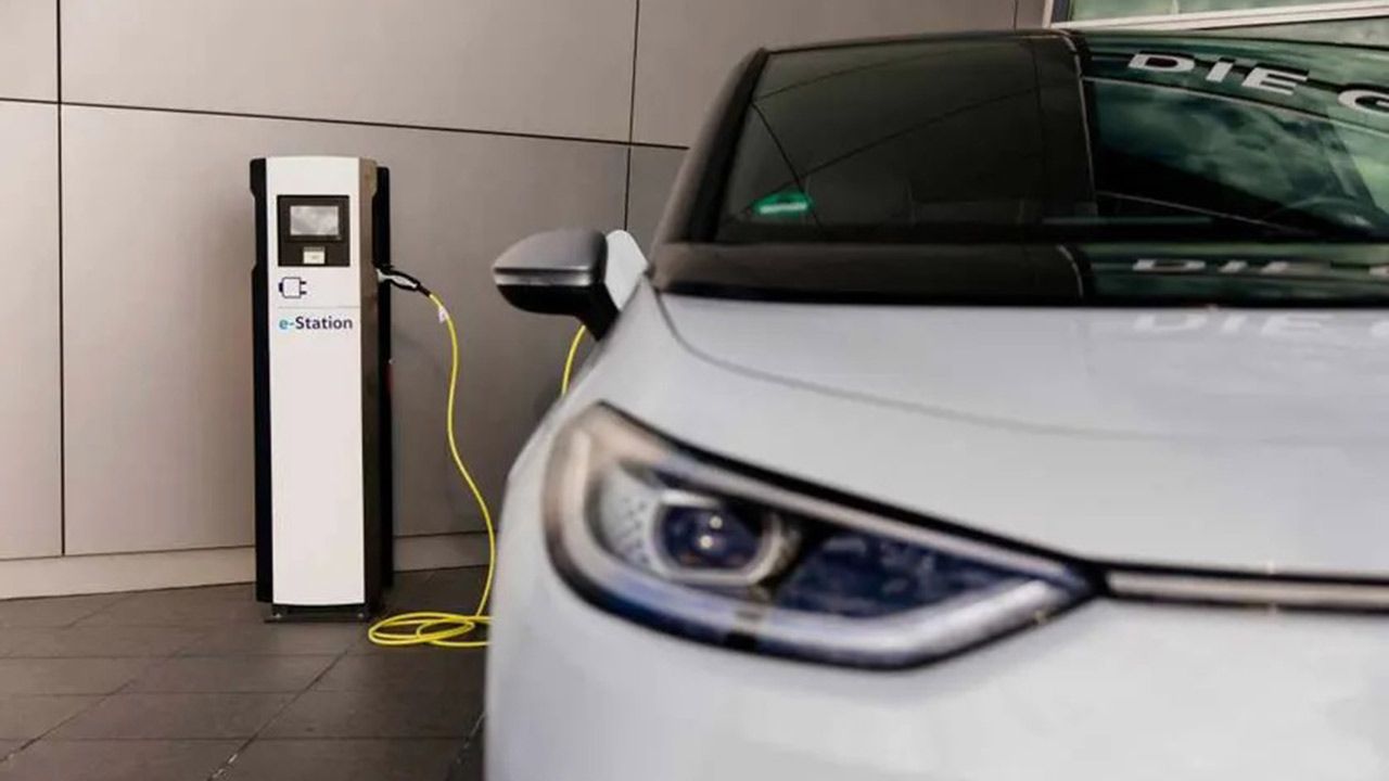 Todos pensaban lo contrario pero las ventas de coches eléctricos y enchufables crecieron en 2024 a nivel mundial, y de qué manera