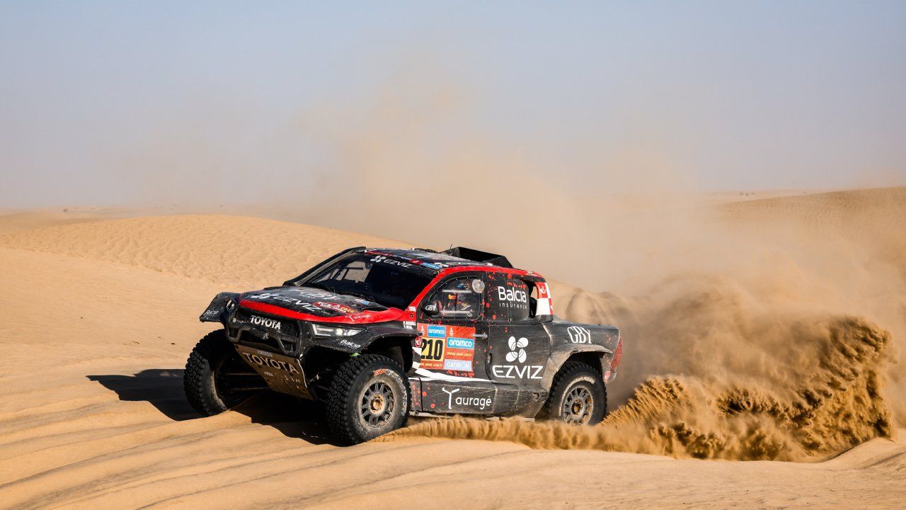 Rokas Baciuska hereda la victoria en una supermaratón del Dakar que complica las opciones de los españoles