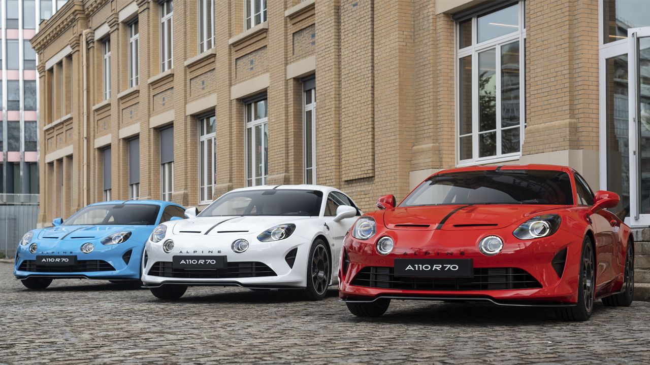 Alpine se niega a despedirse de la combustión, el A110 R 70 es pura adrenalina y un tributo a su historia