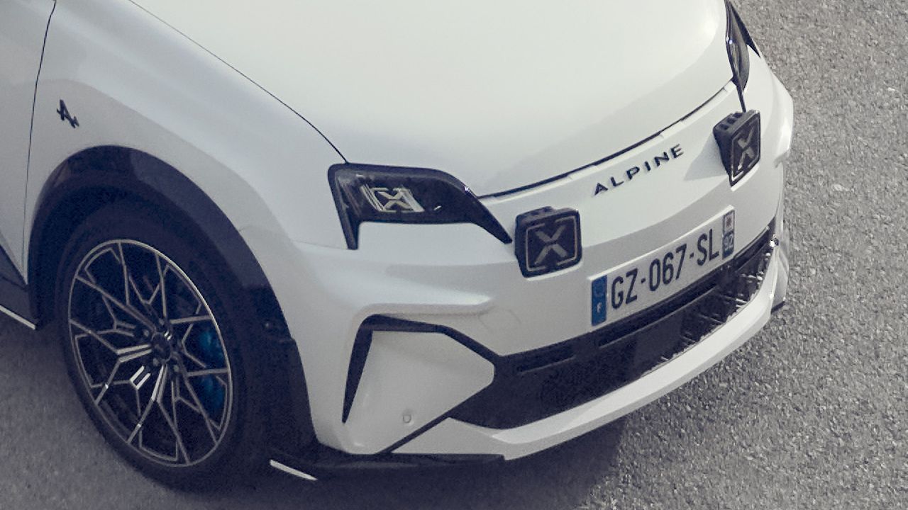 Alpine se pone seria, el A290 llegará a los 300 CV con tracción total y un truco heredado de Dacia