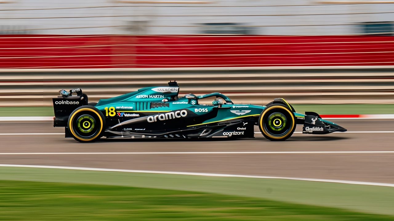 El Aston Martin AMR25 de Alonso debuta en el circuito de Baréin 3