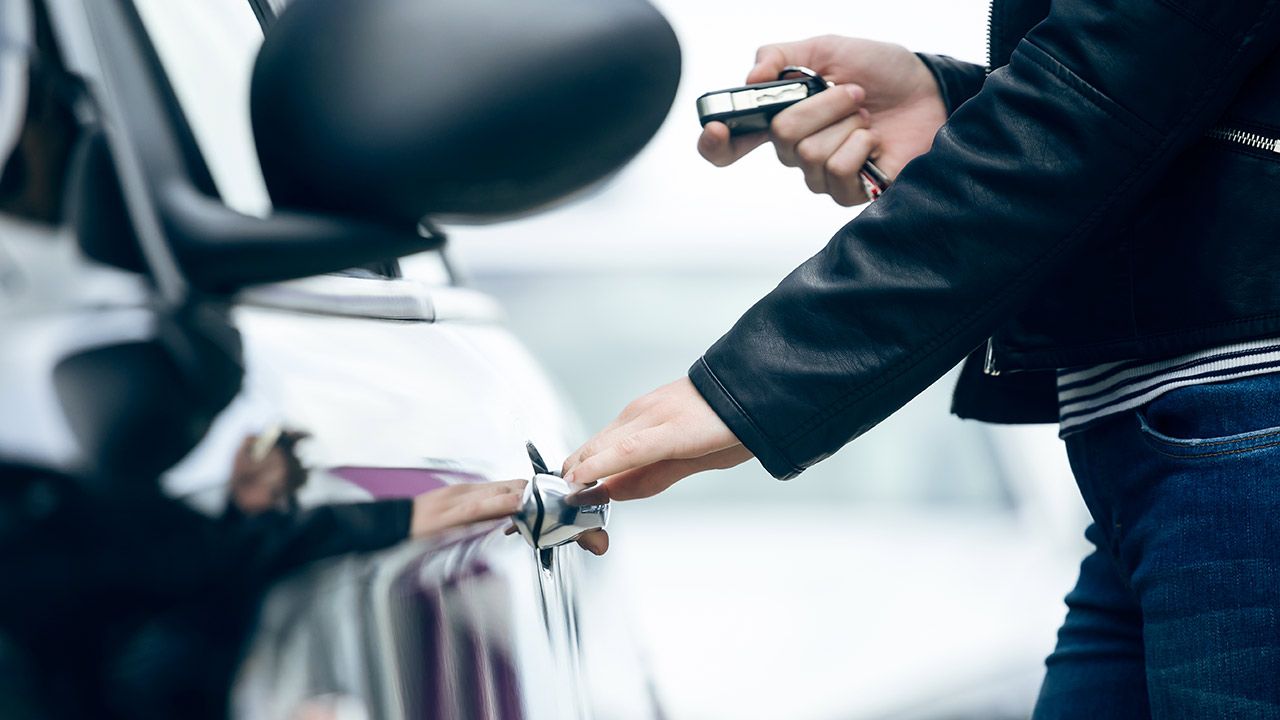 Sin este documento, desconocido para la gran mayoría, tu coche no puede circular por las carreteras europeas