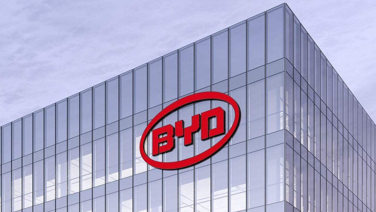 BYD desafía a Tesla en Europa con un negocio que vale millones y no es vender coches