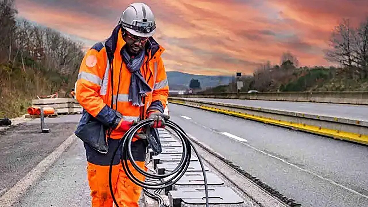 La carretera que recarga tu eléctrico está cada vez más cerca, y ya se está probando en la vía pública