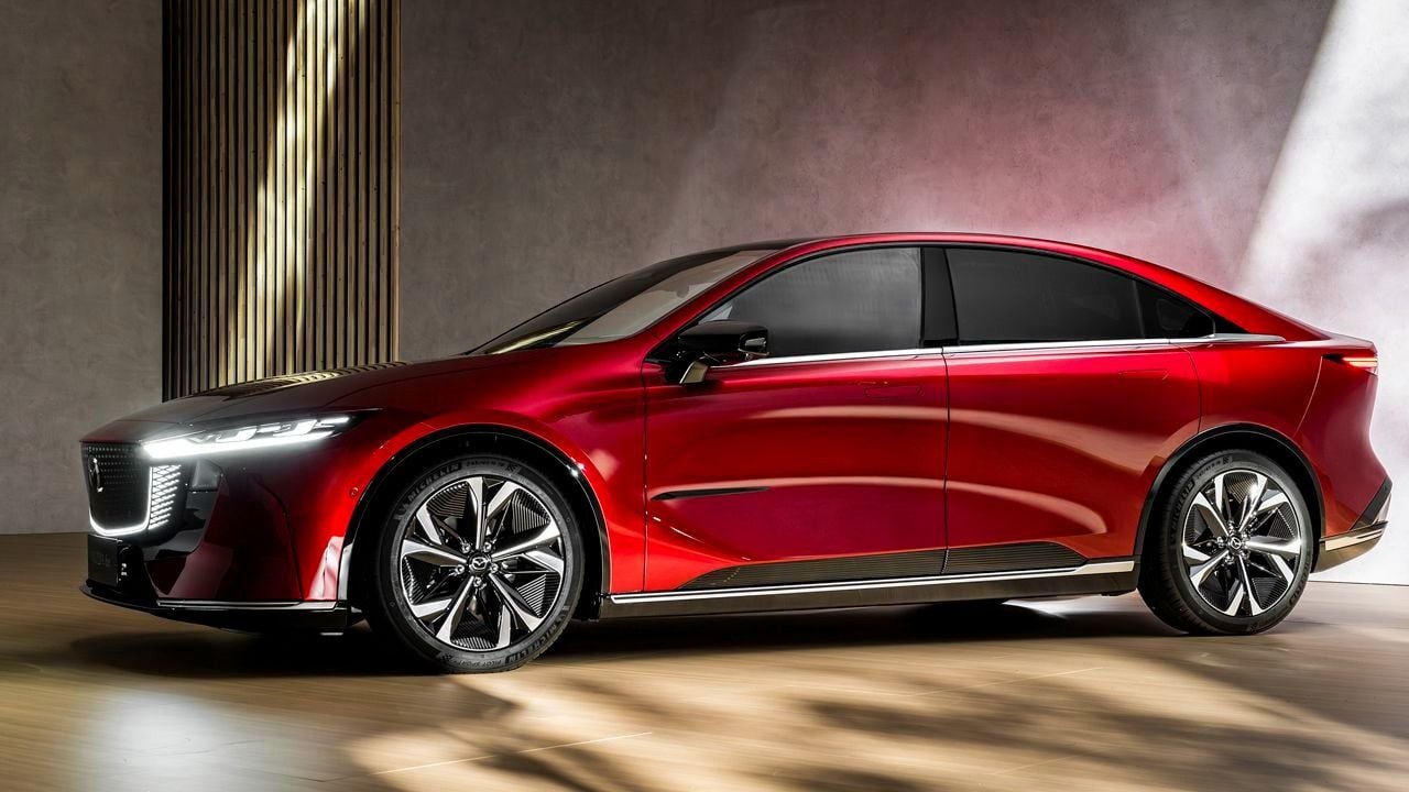 Mazda calienta motores con el nuevo 6 eléctrico, llega en verano y su precio ya da de qué hablar