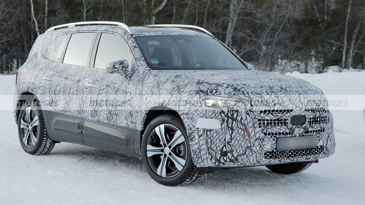 El nuevo Mercedes GLB 2027 reaparece en las pruebas de invierno con dos versiones y una doble personalidad 20