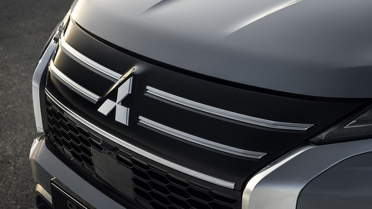 Mitsubishi Outlander PHEV - frontal