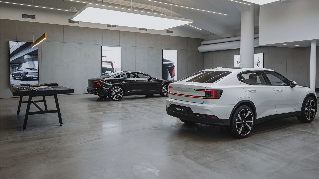 Polestar se rinde, su plan digital fracasa y decide vender sus coches eléctricos "como antes"