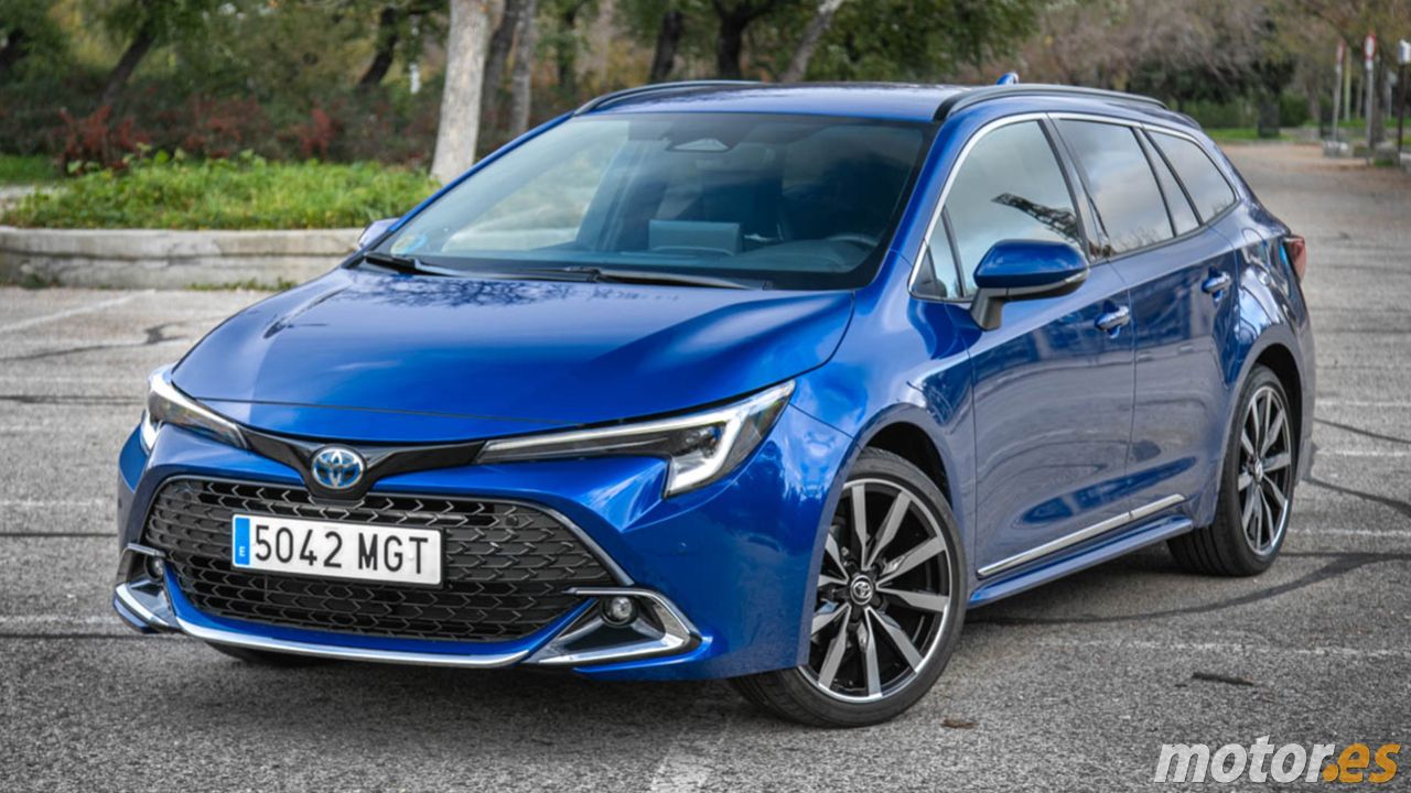 El Toyota Corolla pierde potencia, la gama 2025 trae un inesperado ajuste para el motor híbrido 200H