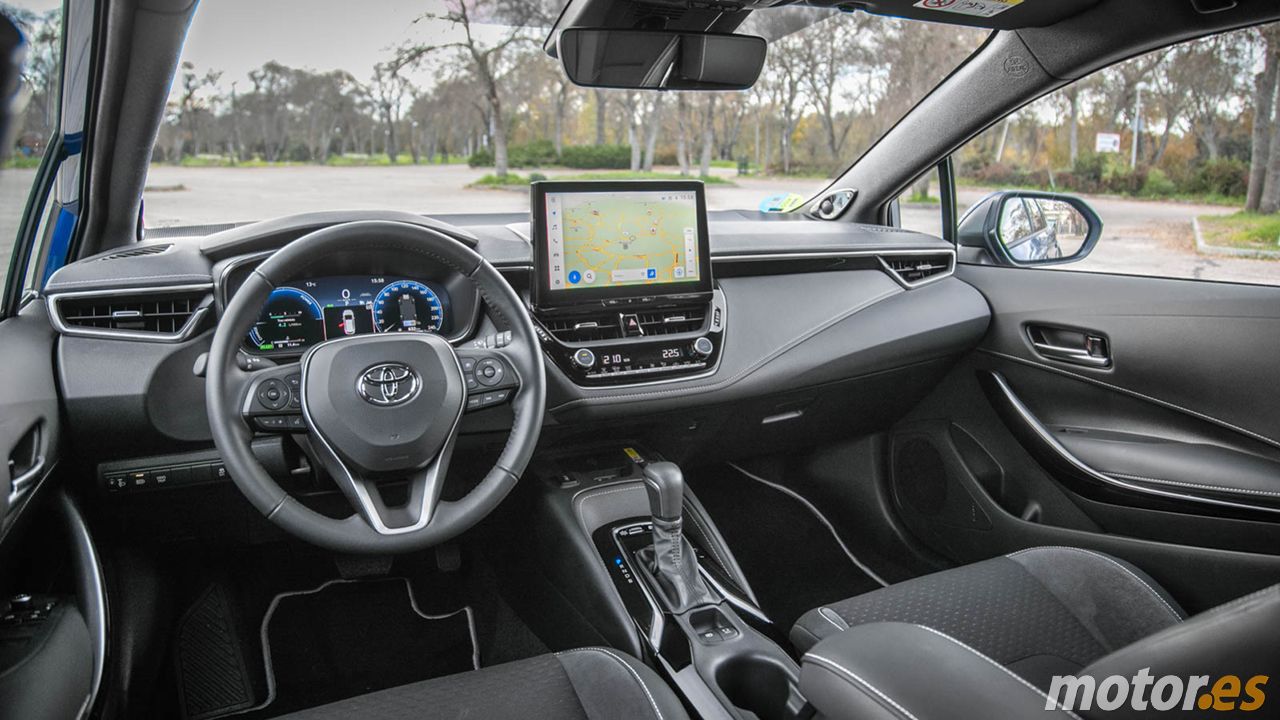 Toyota Corolla - interior