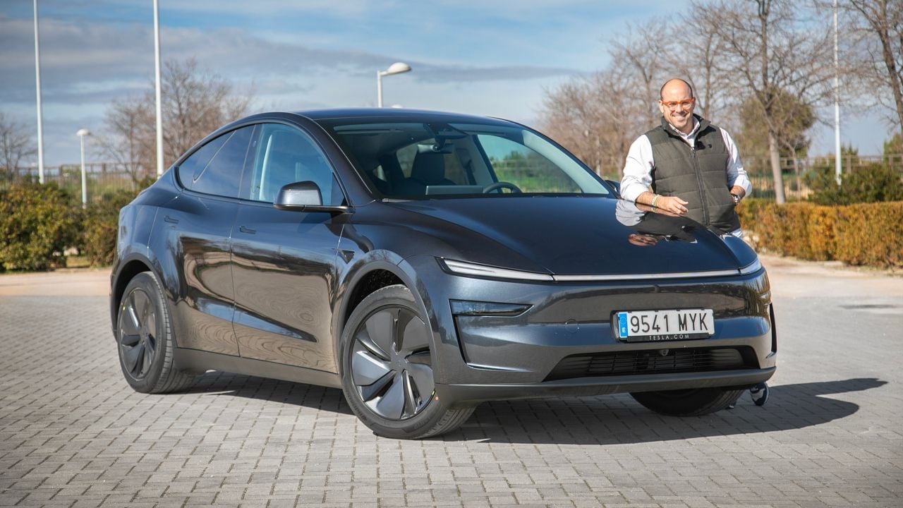 Prueba Tesla Model Y 2025, además de ser un gran eléctrico ahora es un gran coche (con vídeo)