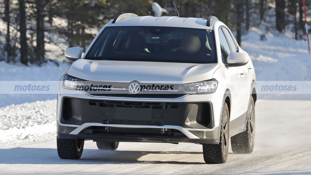 El Volkswagen Tera posa en unas interesantes fotos espía, más deportivo que el T-Cross pero no para Europa