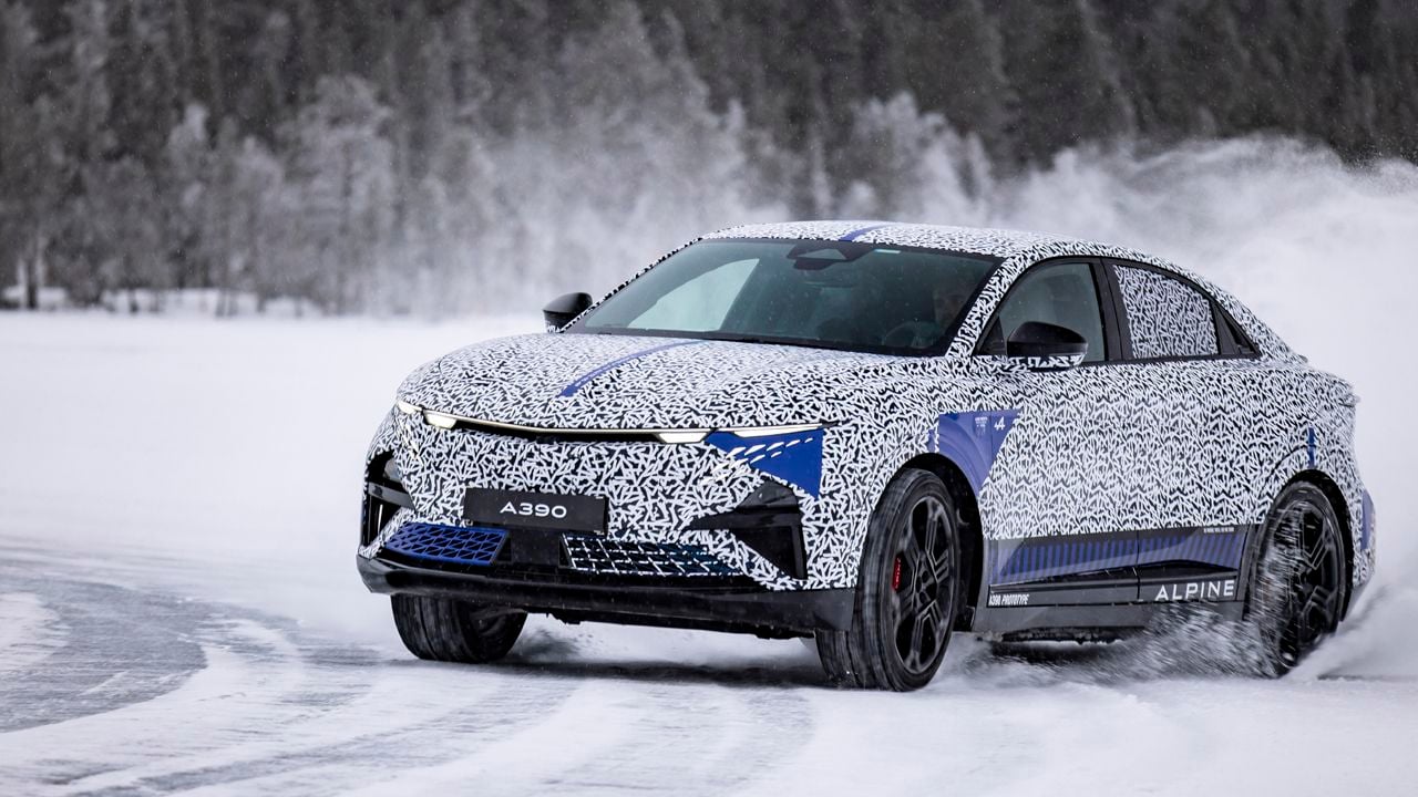 No es un SUV, pero sí una bestia. El nuevo Alpine A390 entra en su fase final de pruebas y confirma interesantes detalles