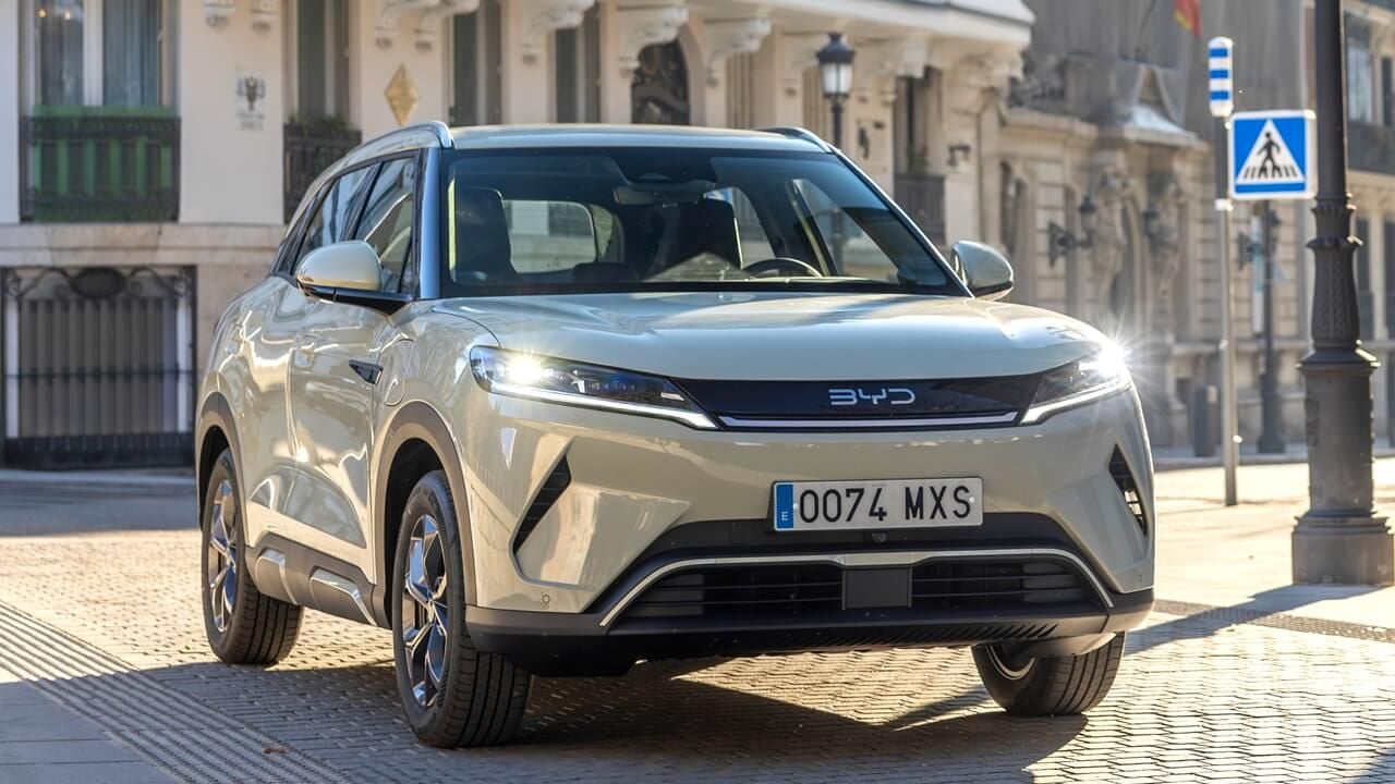 BYD suple la falta del MOVES III con el "Plan Electrifícate", hasta 4.500 euros de descuento para coches enchufables