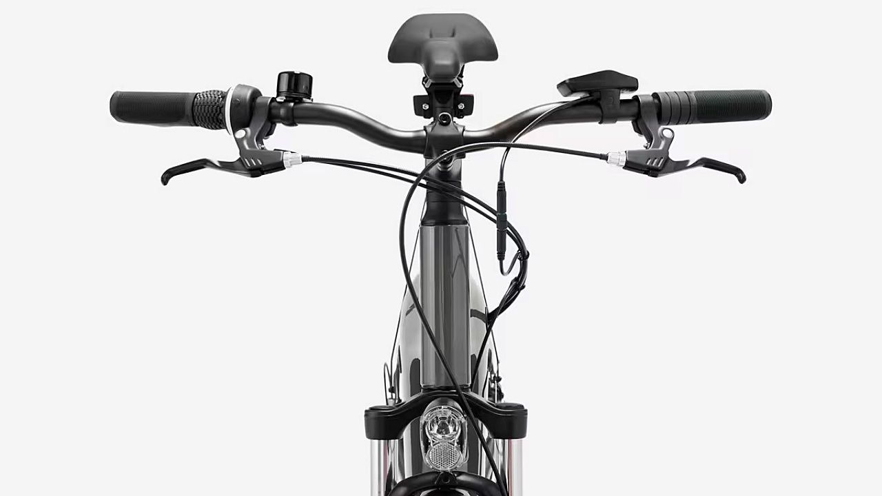 ¿Son caras las eBikes? Decathlon dice NO con la nueva Rockrider para uso polivalente