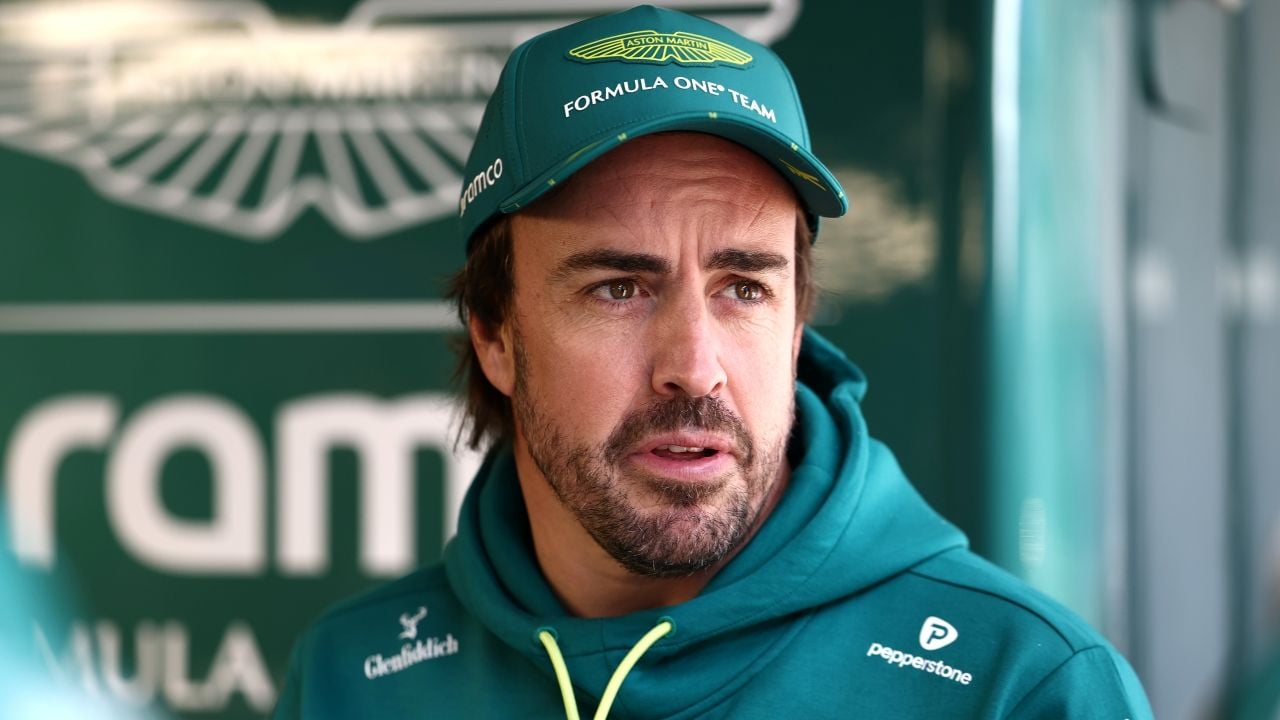 Fernando Alonso pone el sentido común en el debate sobre la vuelta a los motores V10 en la F1