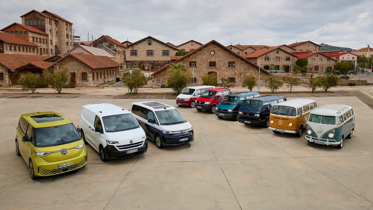 La Volkswagen Transporter cumple 75 años, así ha evolucionado la furgoneta más famosa del mundo