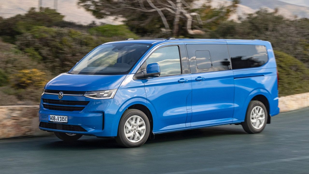 El nuevo Volkswagen e-Caravelle ya tiene precios, llega la variante eléctrica con más de 300 km de autonomía