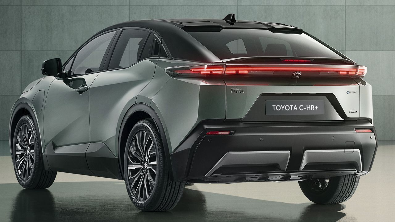 toyota-c-hr-2025-2025107094-1741711075_8.jpg
