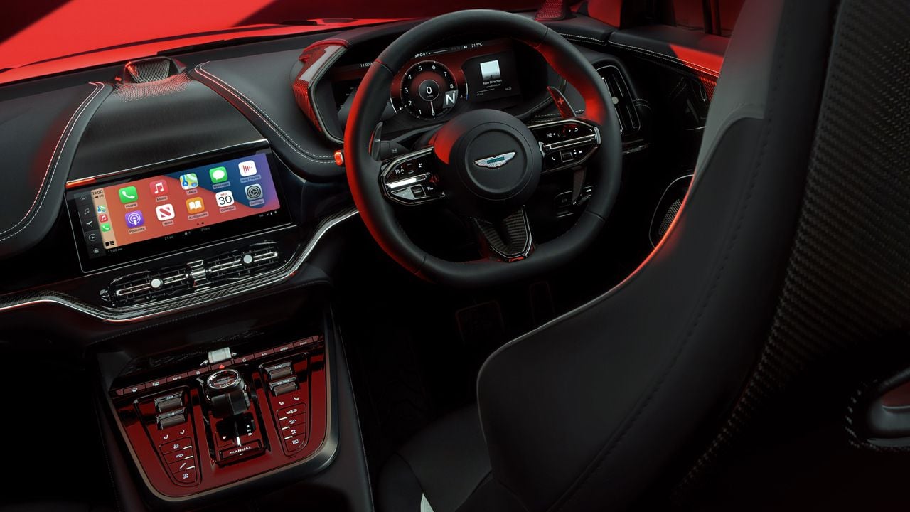 Aston Martin DBX S