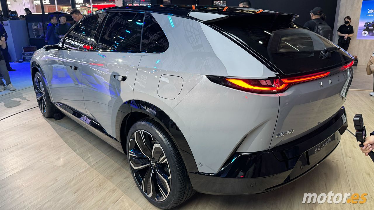 Mazda CX-6e 2026