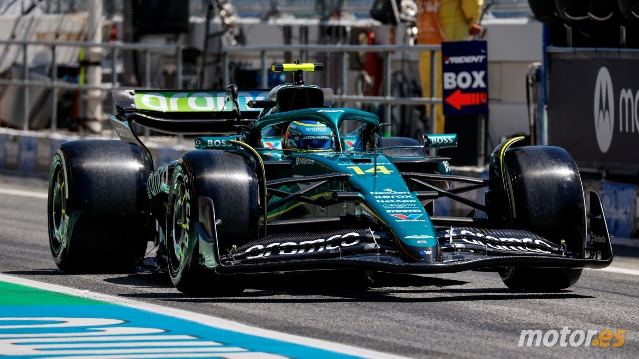 Alonso se divierte aun siendo décimo: las mejoras de Aston Martin son una realidad